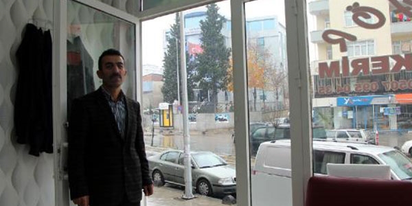 Emniyetin karşısındaki dükkanı soydular
