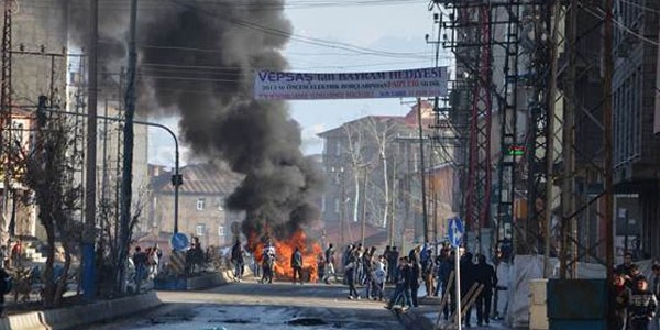 Yüksekova'daki olaylarda 1 kişi öldü