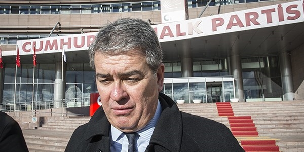Süheyl Batum CHP'den ihraç edildi