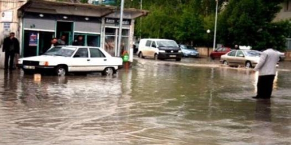 Sel ve su baskınları, sağlığı tehdit ediyor