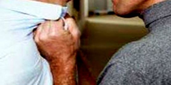 ��renci velisi okul m�d�r�n� makam�nda d�vd�!