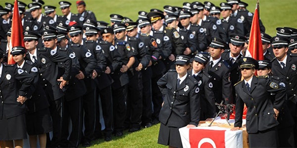 17 Aralık en fazla emniyet teşkilatını sarstı