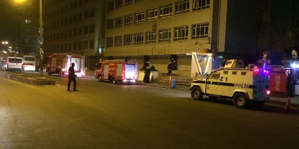 Kaymakamlık, PTT binası ve polise molotofkokteyli saldırı