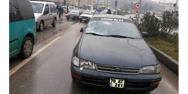 Otomobilin çarptığı öğrenci yaralandı