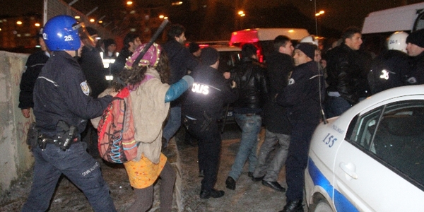 Üniversite karıştı: 3 yaralı, 30 gözaltı