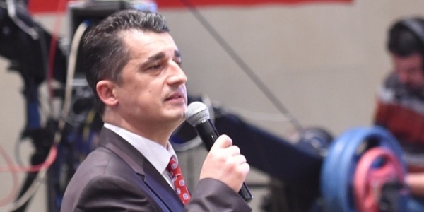 'Özel okul öğretmenleri asgari ücretle çalışacak'