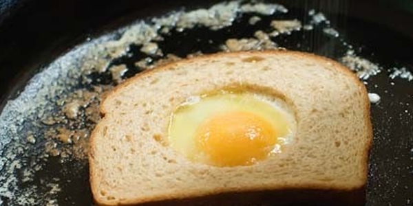 Yumurtay ekmeksiz yiyin!