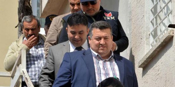 Yasa dışı dinlemede göreve iade kararı