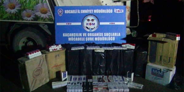 Çöp kamyonundan kaçak sigara çıktı