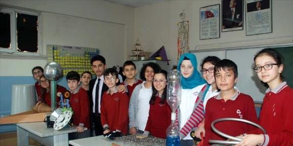 Yılın fark yaratan öğretmeni