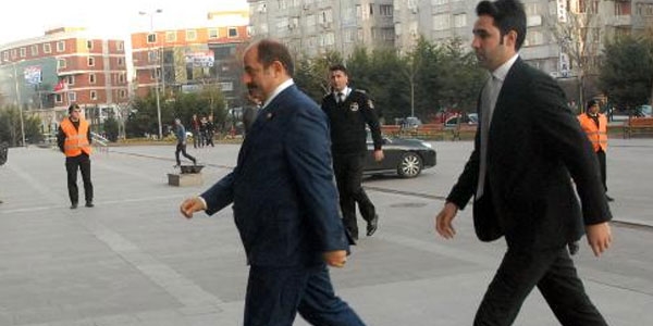 Zekeriya Öz eşyalarını toplamaya başladı