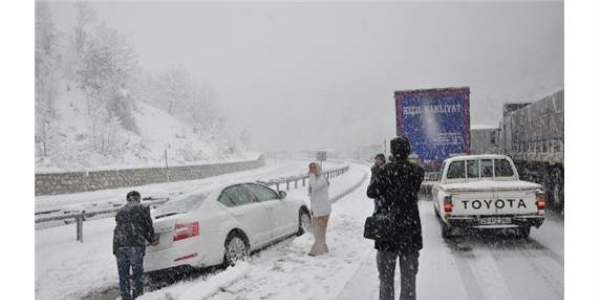 Bursa-Ankara kara yolu trafiğe kapandı