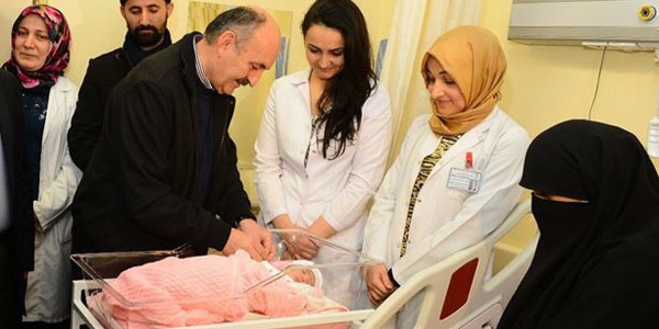 'Kadının kariyeri annelik olmalı'