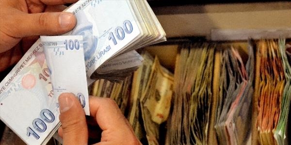 Cari açık azaldı, dış ticaret iyileşti