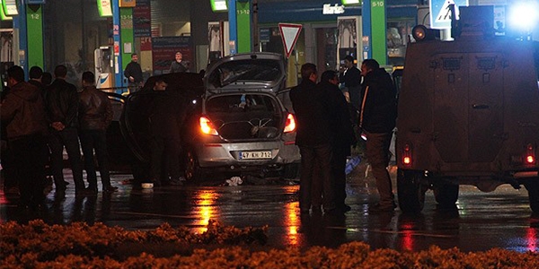 Bomba yüklü olduğu ihbar edilen otomobil durduruldu