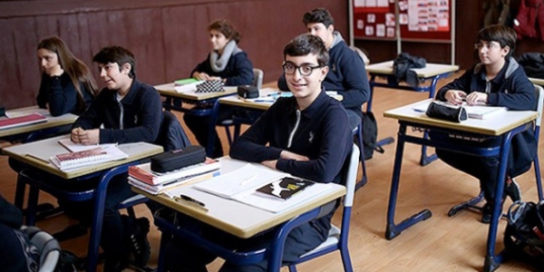 Rum cemaati'nin kalbi bu okulda atıyor