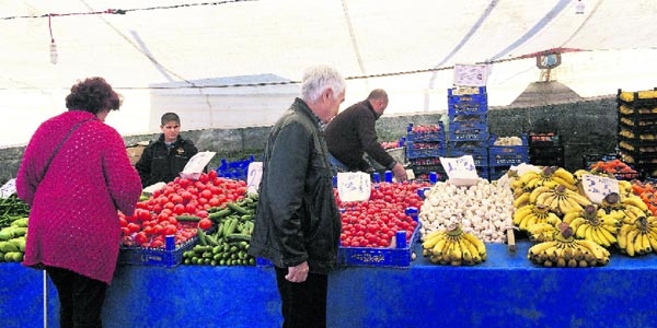 Zenginler iyi harcıyor fakir yardımla ayakta!