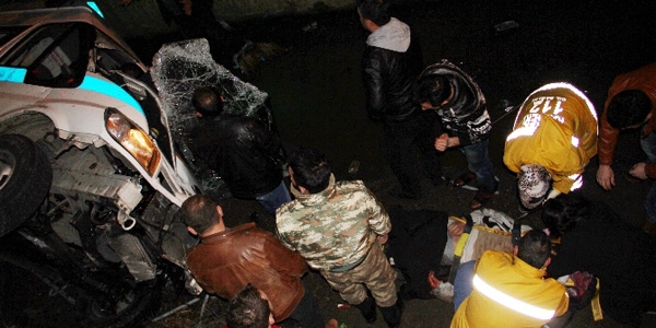 Askeri Ambulans kanala uçtu: 1 Şehit 7 yaralı
