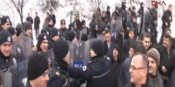 AYM önünde 'dershane' gerginliği
