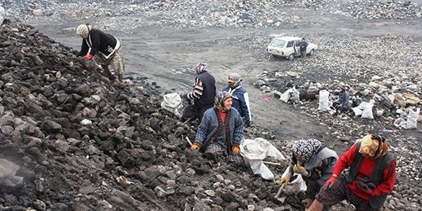 Taş kömür atıkları köylülerin geçim kaynağı