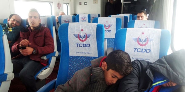 Yüksek Hızlı Tren'de 2 buçuk saat mahsur kaldılar