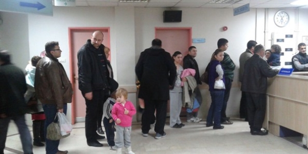 Acil serviste kuyruk çilesi