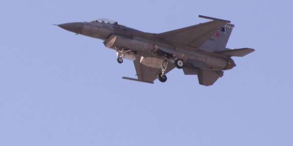 Suriye'den Türk F-16'lara taciz