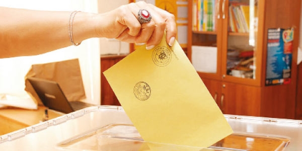 Sözleşmeli ve geçici personel de vekillik için istifa edecek