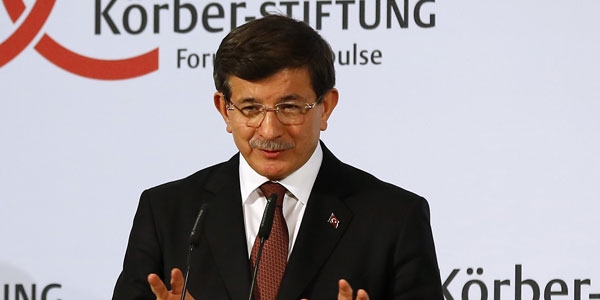 Davutoğlu: Paris yürüyüşü '3 depreme' verilen tepkiydi
