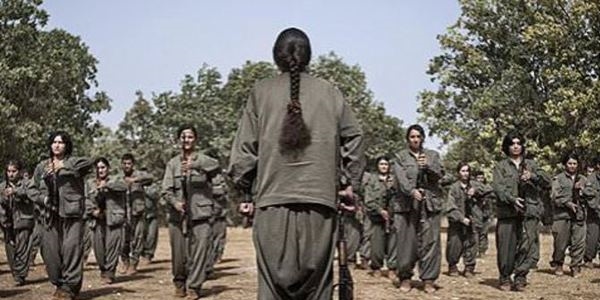 PKK'l kadn terrist teslim oldu