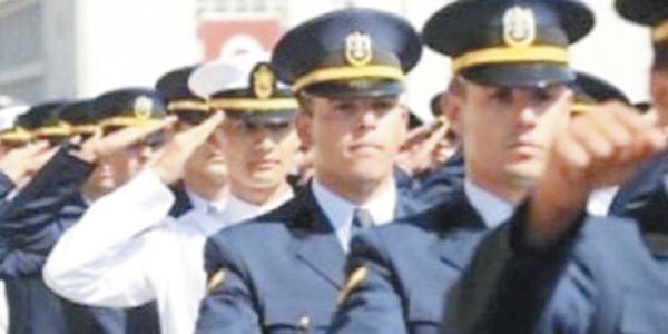 9 yılda 27 bin astsubay görevden istifa etti