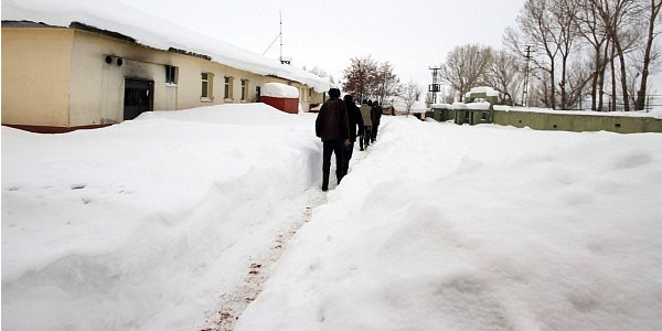 Doğu'da soğuk hava hayatı olumsuz etkiliyor