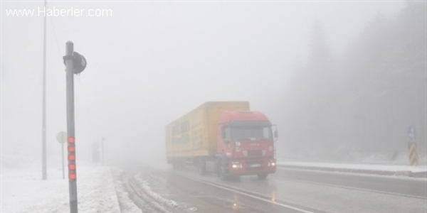 Bolu Dağı'nda sis ulaşımı aksatıyor