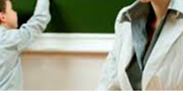 Kad�n ��retmenin darp edildi�i iddias�