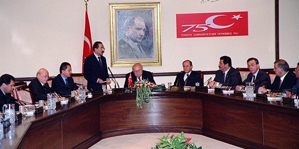 Davutoğlu'nun atıf yaptığı Bahçeli'nin o fotoğrafı