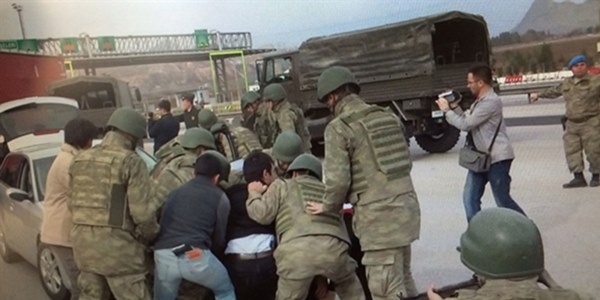Adalet Bakanı'nı 'terör örgütü üyesi' gibi gösterdiler