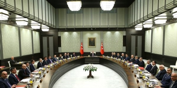 Saray'da ilk kabine toplantısı