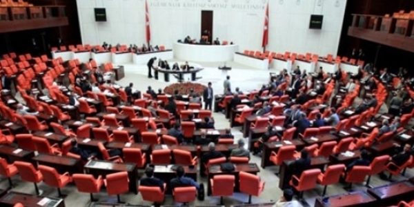 4 eski Bakan için görüşmeler başladı