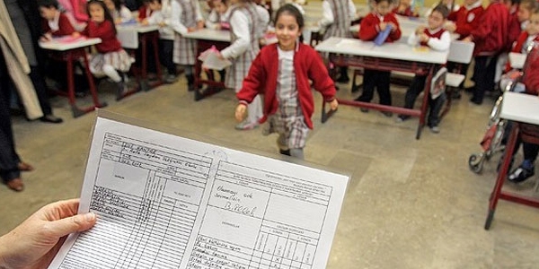 Okullarda karne heyecanı
