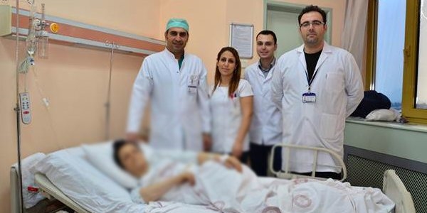 30 yıldır idrarı cildinden gelen kadın iyileşti