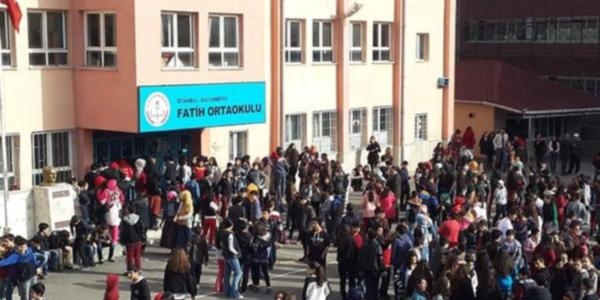 Aidat vermeyen öğrencilere karne vermediler