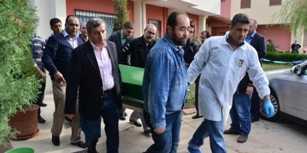 Kadın avukat evinde ölü bulundu