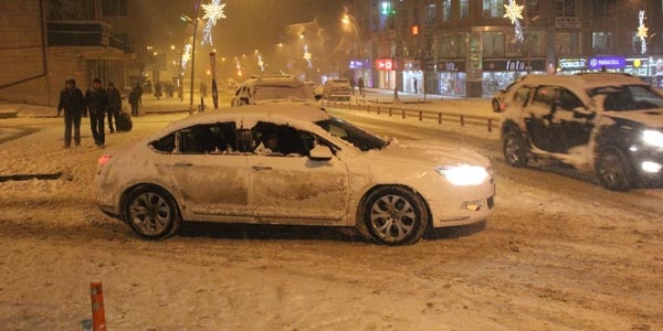 Kars ve Erzurum'da kar yağışı