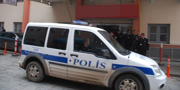 Tart��t��� annesini av t�fe�i ile �ld�rd�