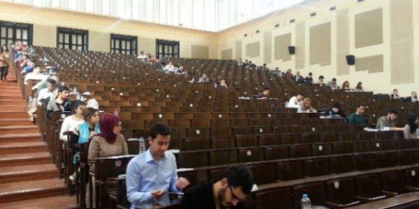 Profesörü olmayan hukuk fakülteleri var