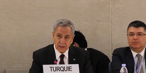 Arınç: Türkiye'nin insan hakları karnesi pekiyi