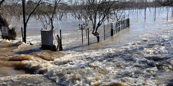Edirne'de yüzlerce kişi tahliye ediliyor
