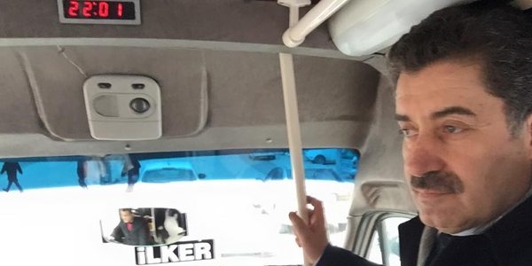 Bakan Yardımcısı'ndan dolmuş selfiesi