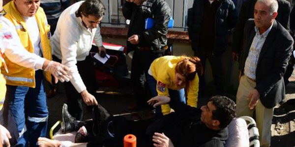 Adliye'de kız kaçırma kavgası: 1'i ağır, 4 yaralı