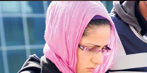 Kocasını ütü kablosuyla boğdu: Beraat